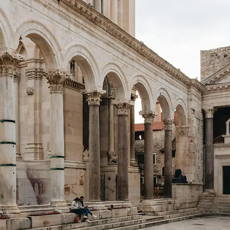 Splitstay - 1 Min Walk To Diocletian's Palace Apartament *