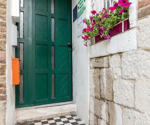 Splitstay Studio - 1 Min Walk To Diocletian'S Palace * Split