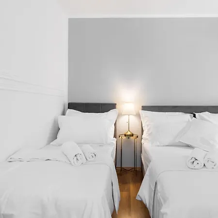 Splitstay - 1 Min To Golden Gate, Old Town Apartmán