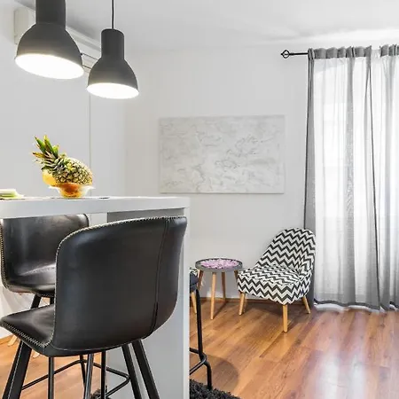 Splitstay - 1 Min Walk To Diocletian's Palace *